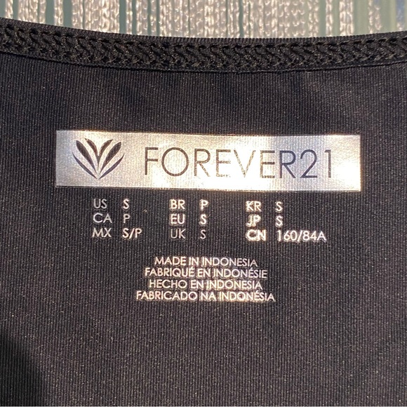 Forever 21 Black Basic T-back Exercise Top NWT Size Small - Picture 11 of 17